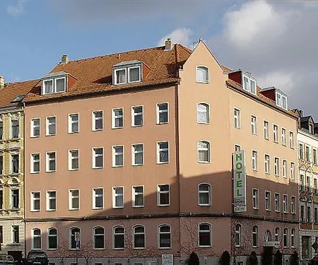 Hotel Amadeo 3*
